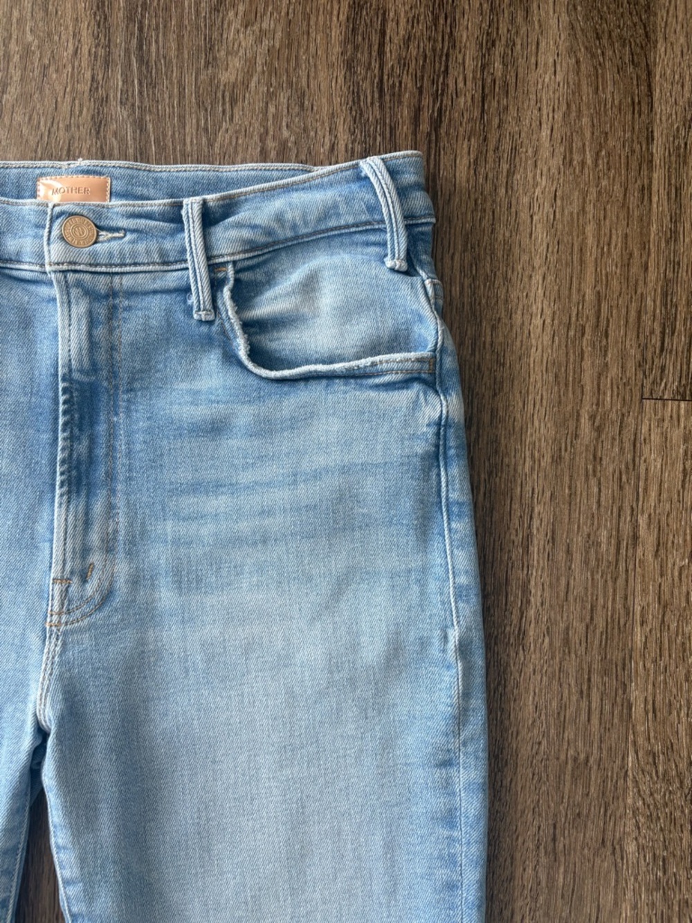 MOTHER Light Blue Frayed Ankle Crop Jeans in size 30 - Picture 12 of 16